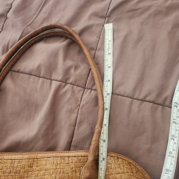 Tori Richard Tan Woven Shoulder Bag - Picture 16 of 16